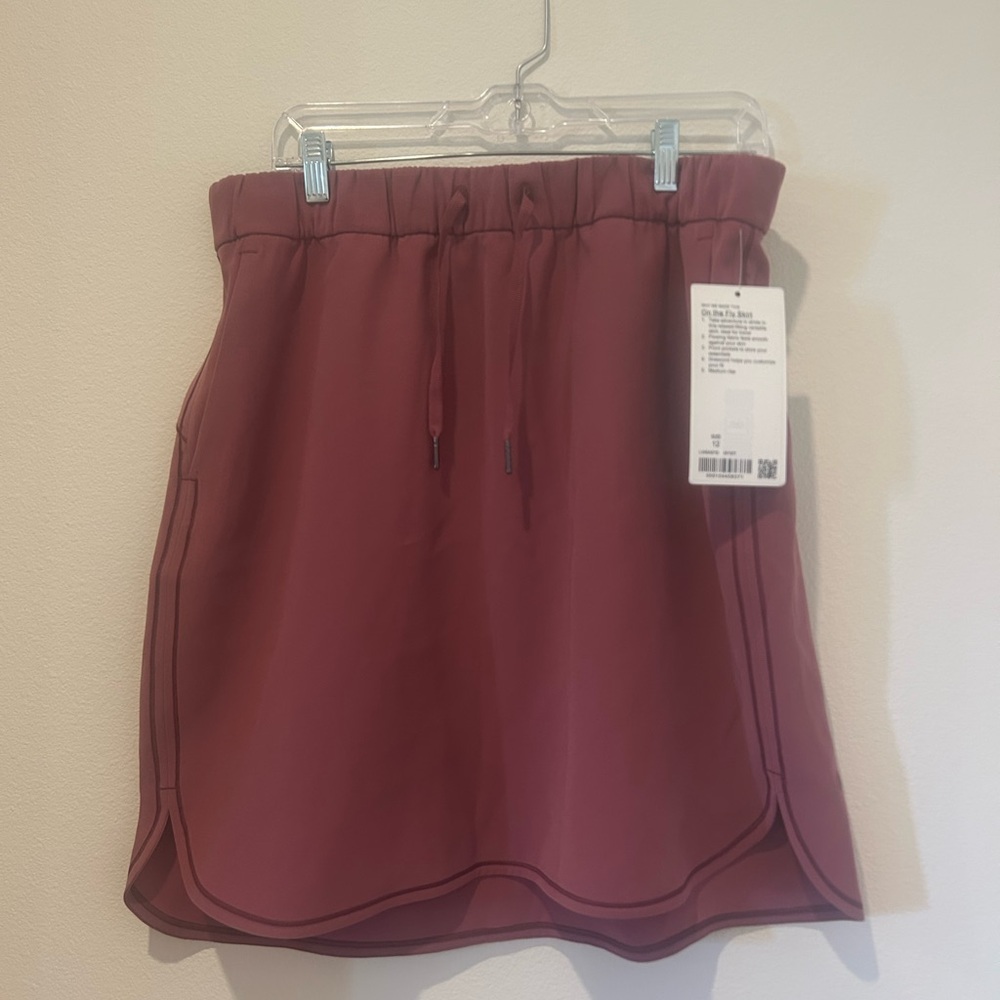 Lululemon On The Fly Misty Merlot skirt